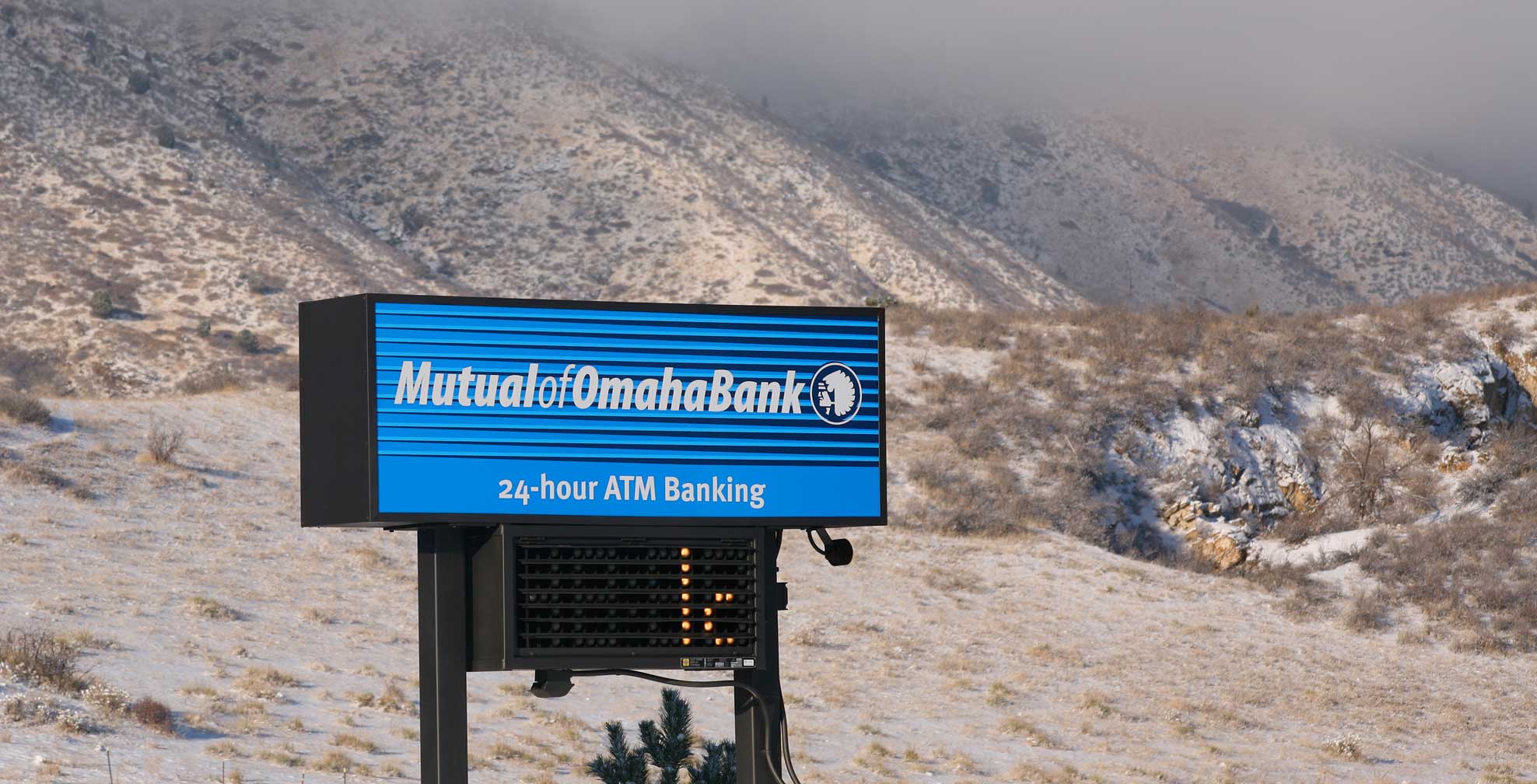 mutual-of-omaha-bank_sign_c.jpg Art Direction by: Bart Crosby, Crosby Associates